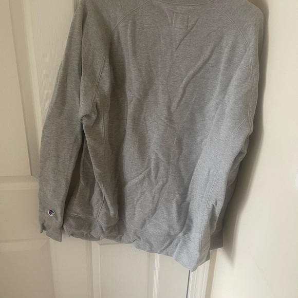 Champion Grey Sweatshirt , size large - Picture 3 of 3